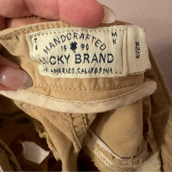 Lucky Brand Shorts Women's Sienna Chino Stretch Khaki Distressed Beige Size  28 - Picture 2 of 9